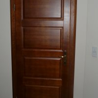  Drzwi wewnętrzne z drewna sosnowego